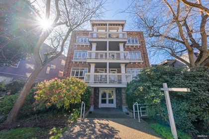 Photo 1 at 202 - 2036 York Avenue, Kitsilano, Vancouver West