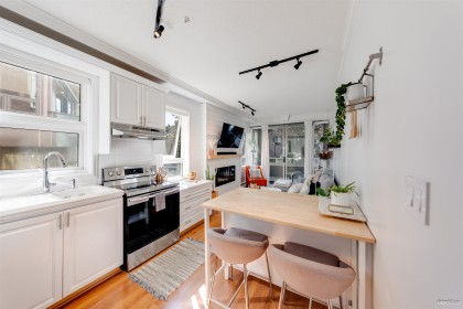 Photo 8 at 202 - 2036 York Avenue, Kitsilano, Vancouver West