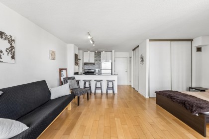 Photo 7 at 411 - 1330 Burrard Street, Downtown VW, Vancouver West