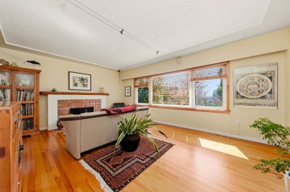 Photo 7 at 818 E 6th Street, Queensbury, North Vancouver