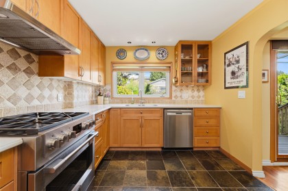 Photo 9 at 818 E 6th Street, Queensbury, North Vancouver