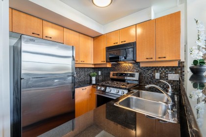 Photo 8 at 207 - 1811 W 16th Avenue, Kitsilano, Vancouver West