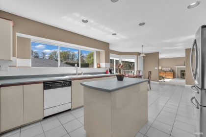 Photo 9 at 2986 W 35th Avenue, MacKenzie Heights, Vancouver West