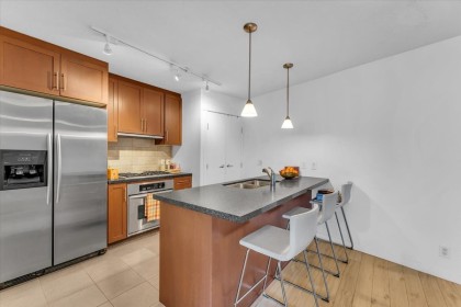 Photo 7 at 1707 - 1189 Melville Street, Coal Harbour, Vancouver West