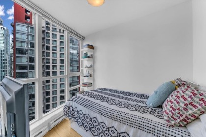 Photo 10 at 1707 - 1189 Melville Street, Coal Harbour, Vancouver West