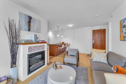 Photo 4 at 1707 - 1189 Melville Street, Coal Harbour, Vancouver West