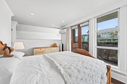 Photo 28 at 9 - 1891 Marine Drive, Ambleside, West Vancouver