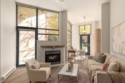 Photo 3 at 102 - 2228 Marstrand Avenue, Kitsilano, Vancouver West