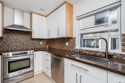 Photo 7 at 2240 York Avenue, Kitsilano, Vancouver West