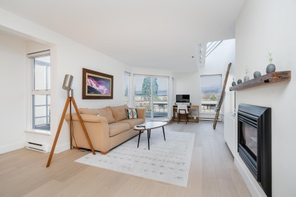 Photo 4 at 2240 York Avenue, Kitsilano, Vancouver West