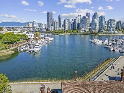 Photo 2 at 1130 Ironwork Passage, False Creek, Vancouver West