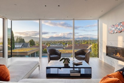 Photo 4 at 2723 W 30th Avenue, MacKenzie Heights, Vancouver West