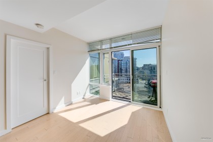 Photo 7 at 1002 - 88 W 1st Avenue, False Creek, Vancouver West