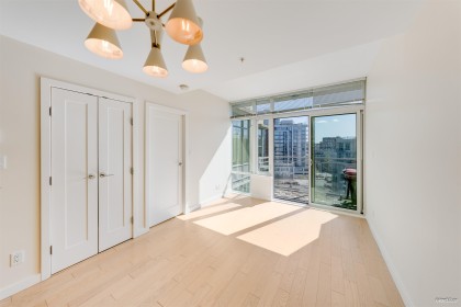 Photo 3 at 1002 - 88 W 1st Avenue, False Creek, Vancouver West