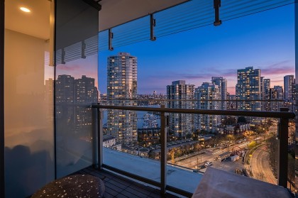 Photo 2 at 1887 - 87 Nelson Street, Yaletown, Vancouver West