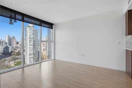 Photo 11 at 1887 - 87 Nelson Street, Yaletown, Vancouver West