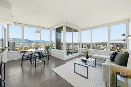 Photo 2 at 3302 - 33 Smithe Street, Yaletown, Vancouver West