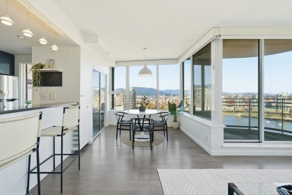 Photo 12 at 3302 - 33 Smithe Street, Yaletown, Vancouver West