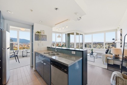 Photo 3 at 3302 - 33 Smithe Street, Yaletown, Vancouver West