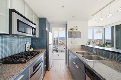 Photo 4 at 3302 - 33 Smithe Street, Yaletown, Vancouver West