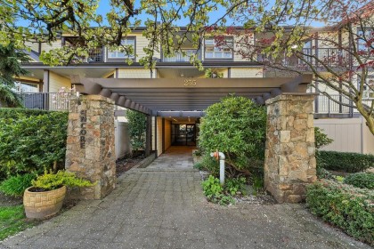 Photo 2 at 207 - 235 W 4th Street, Lower Lonsdale, North Vancouver