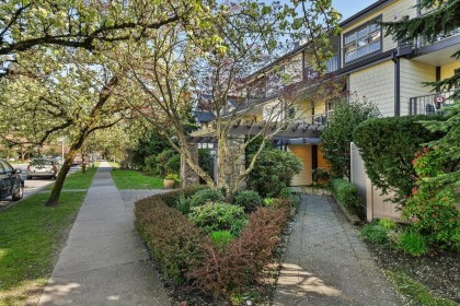 Photo 1 at 207 - 235 W 4th Street, Lower Lonsdale, North Vancouver