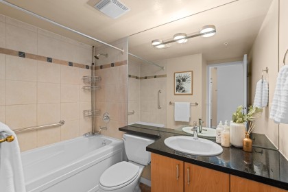 Photo 23 at 1703 - 1077 Marinaside Crescent, Yaletown, Vancouver West