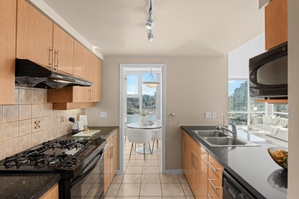 Photo 17 at 1703 - 1077 Marinaside Crescent, Yaletown, Vancouver West