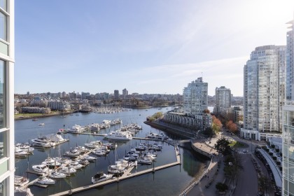 Photo 14 at 1703 - 1077 Marinaside Crescent, Yaletown, Vancouver West