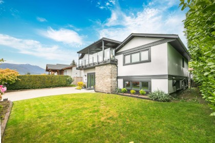 Photo 4 at 4106 Canterbury Crescent, Forest Hills NV, North Vancouver