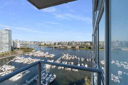Photo 5 at 1906 - 1228 Marinaside Crescent, Yaletown, Vancouver West