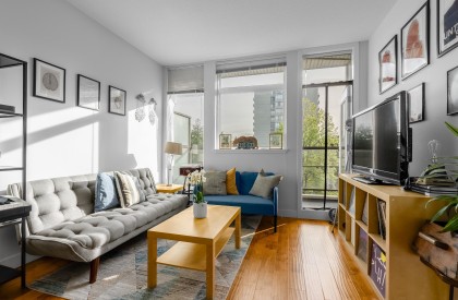 Photo 3 at 409 - 5692 Kings Road, University VW, Vancouver West