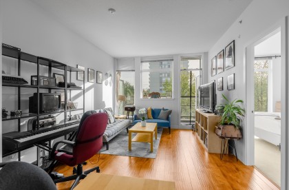 Photo 5 at 409 - 5692 Kings Road, University VW, Vancouver West