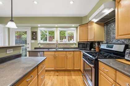 Photo 8 at 272 E Osborne Road, Upper Lonsdale, North Vancouver