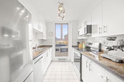 Photo 9 at 303 - 1633 W 8th Avenue, Fairview VW, Vancouver West