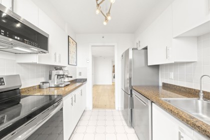 Photo 8 at 303 - 1633 W 8th Avenue, Fairview VW, Vancouver West