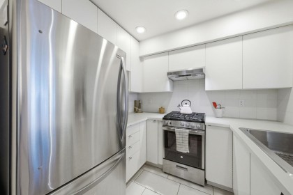 Photo 12 at 1405 Pendrell Street, West End VW, Vancouver West