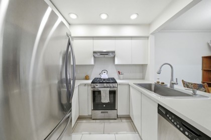 Photo 11 at 1405 Pendrell Street, West End VW, Vancouver West