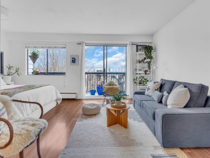 Photo 3 at 302 - 2330 Maple Street, Kitsilano, Vancouver West