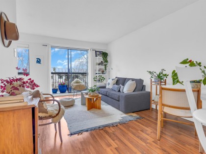 Photo 1 at 302 - 2330 Maple Street, Kitsilano, Vancouver West