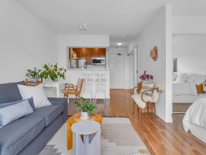 Photo 5 at 302 - 2330 Maple Street, Kitsilano, Vancouver West