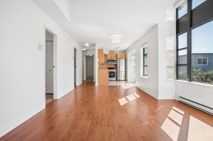 Photo 6 at 305 - 2119 Yew Street, Kitsilano, Vancouver West