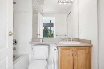 Photo 17 at 305 - 2119 Yew Street, Kitsilano, Vancouver West