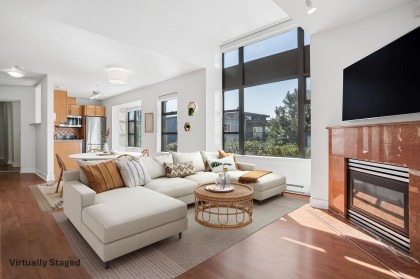 Photo 1 at 305 - 2119 Yew Street, Kitsilano, Vancouver West