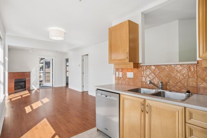 Photo 10 at 305 - 2119 Yew Street, Kitsilano, Vancouver West