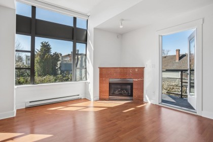 Photo 4 at 305 - 2119 Yew Street, Kitsilano, Vancouver West