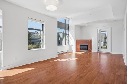 Photo 8 at 305 - 2119 Yew Street, Kitsilano, Vancouver West