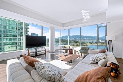 Photo 5 at 2001 - 277 Thurlow Street, Coal Harbour, Vancouver West