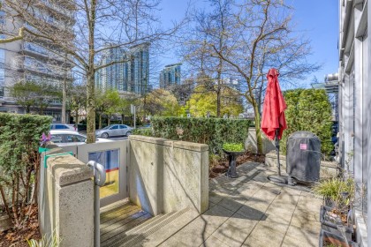 Photo 1 at TH29 - 1295 W Cordova Street, Coal Harbour, Vancouver West