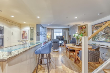 Photo 10 at TH29 - 1295 W Cordova Street, Coal Harbour, Vancouver West